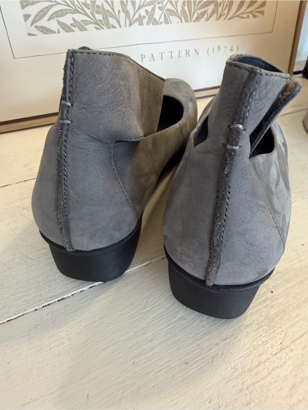 Dansko Lulu grey nubuc ankle strap shoes sz 39. Like new - Picture 3 of 5